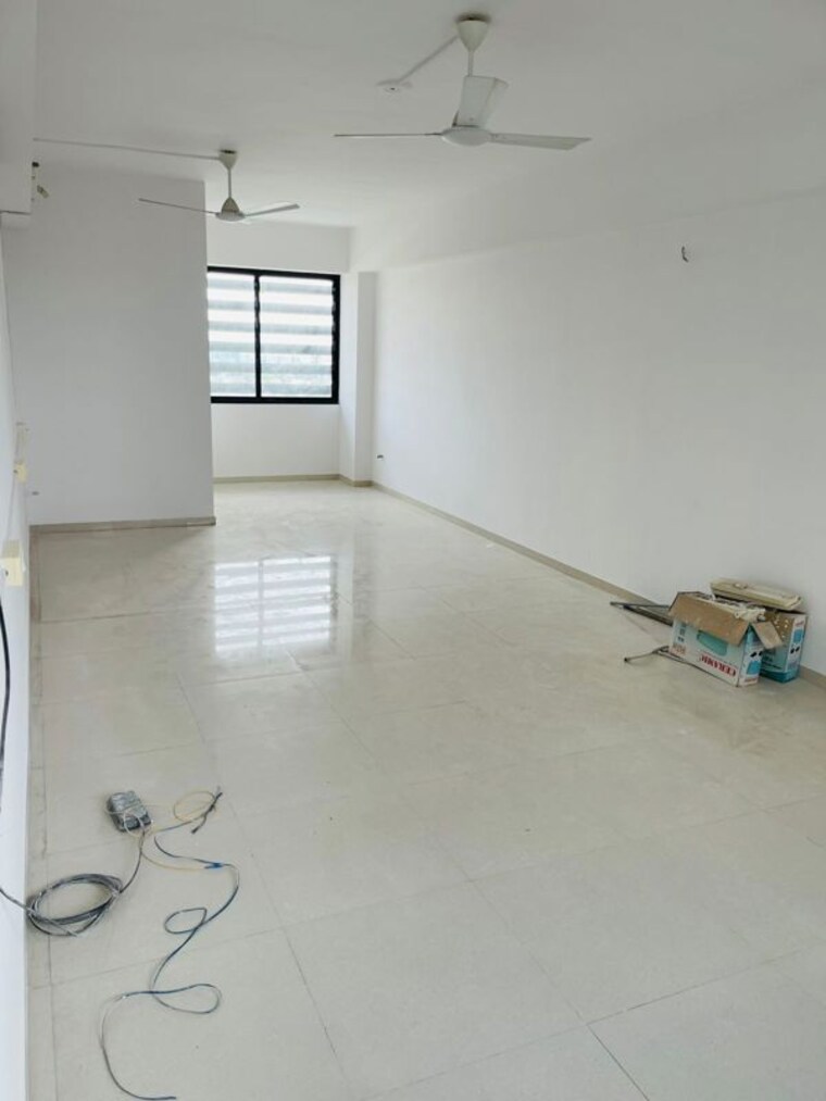 Room, science city Commercial Office Space 755 Sq.Ft. In Science City Ahmedabad 10011179