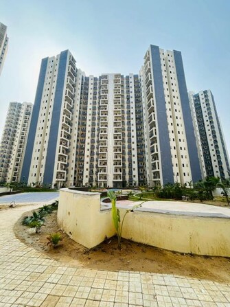 2 BHK + Extra Room 1115 Sq.Ft. Apartment in Amrapali Dream Valley