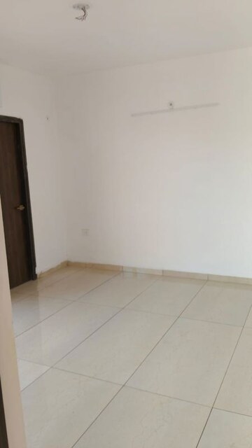 Room in 3 BHK Apartment at Rishita Manhattan, Gomti Nagar – for Sale