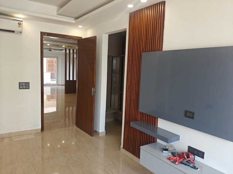 Room, dlf phase i 4 Bedroom 3600 Sq.Ft. Builder Floor In Dlf Phase I Gurgaon 10011190