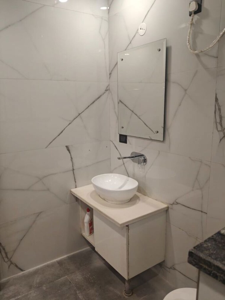 Bathroom, dlf phase i 4 Bedroom 3600 Sq.Ft. Builder Floor In Dlf Phase I Gurgaon 10011190