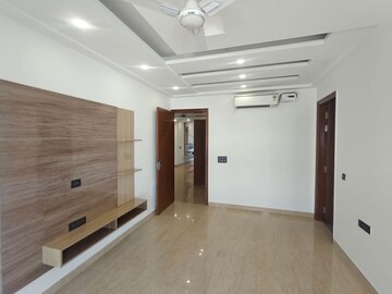 Building Lobby in 4 BHK Builder Floor at Dlf Phase I – for Sale