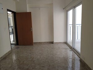 Room in 2 BHK Apartment at Amrapali Dream Valley, Tech Zone 4 Greater Noida – for Sale