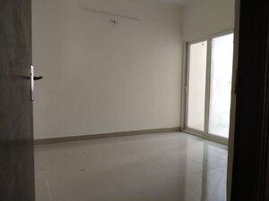 Room in 2 BHK Apartment at Amrapali Dream Valley, Tech Zone 4 Greater Noida – for Sale