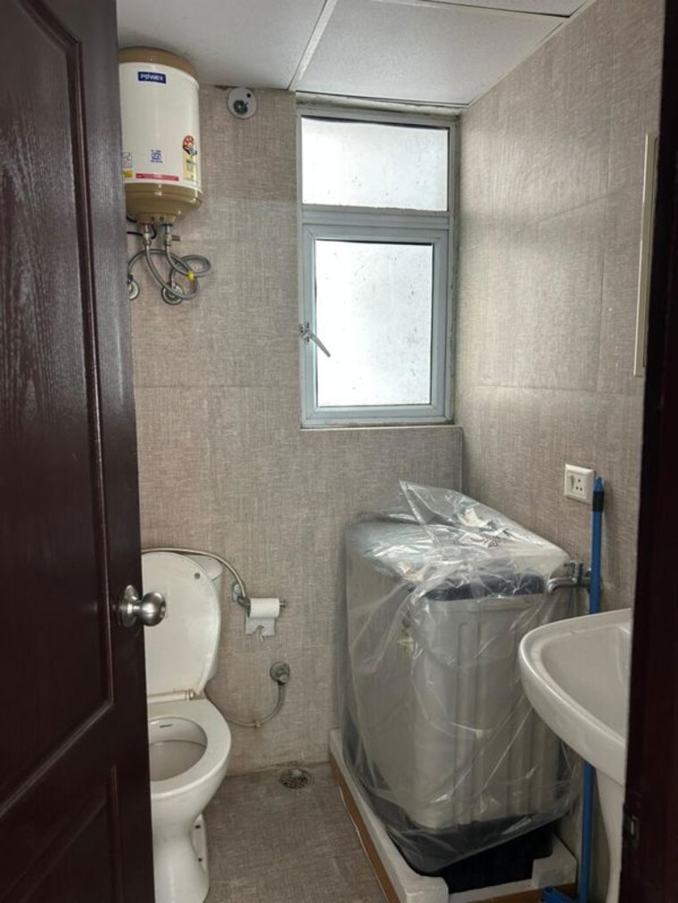 Bathroom, aditya-urban-homes 1 Bedroom 585 Sq.Ft. Apartment In Shahpur Bamheta Ghaziabad 10011224
