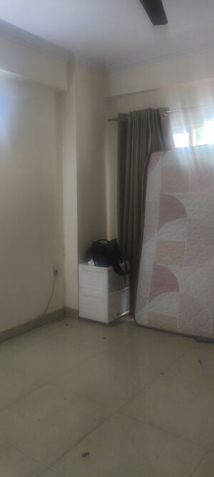 Bathroom in 3.5 BHK Apartment at Aims Golf City, Sector 75 – for Rent