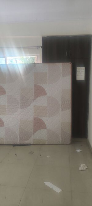 Bathroom in 3.5 BHK Apartment at Aims Golf City, Sector 75 – for Rent