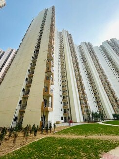 3 BHK + Extra Room Apartment For Sale in Amrapali Dream Valley