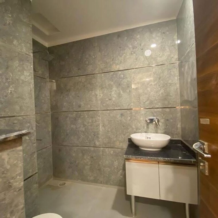 Attached Bathroom, chattarpur 3 Bedroom 1160 Sq.Ft. Builder Floor In Chattarpur Delhi 10011246