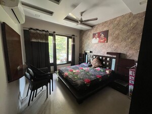 Bedroom in 4 BHK Builder Floor at Sector 21 – for Rent