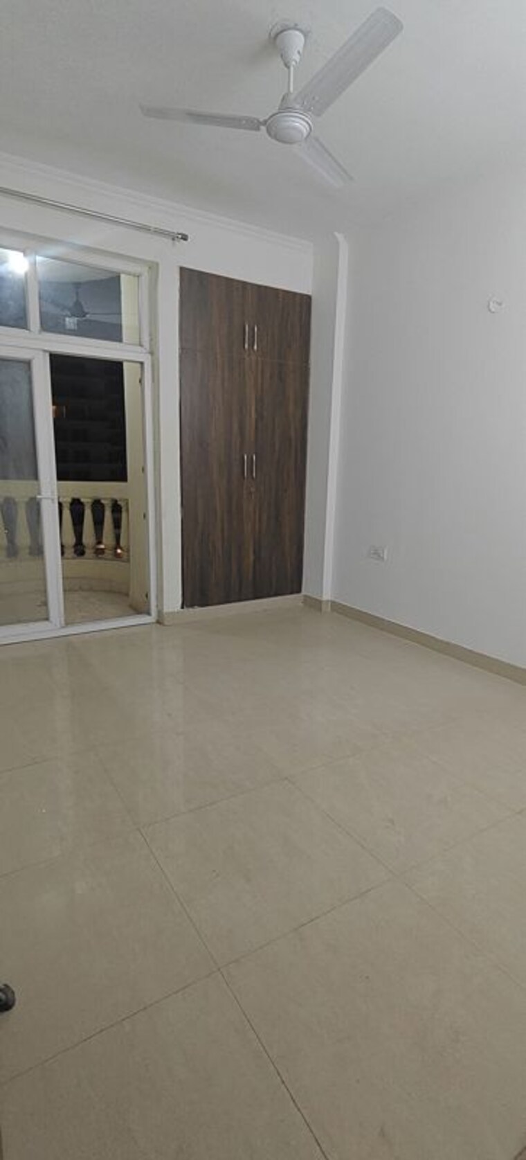 Room, amrapali-crystal-homes 3 Bedroom 1700 Sq.Ft. Apartment In Sector 76 Noida 10011252