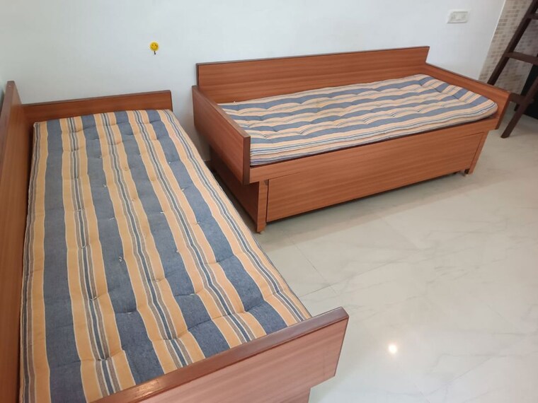 Bedroom, adarsh-nagar-society 1 RK 225 Sq.Ft. Apartment In Worli Mumbai 10011256