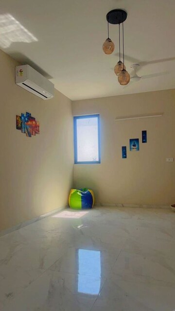 Room in 2 BHK Apartment at M3M Skywalk, Sector 74 – for Rent