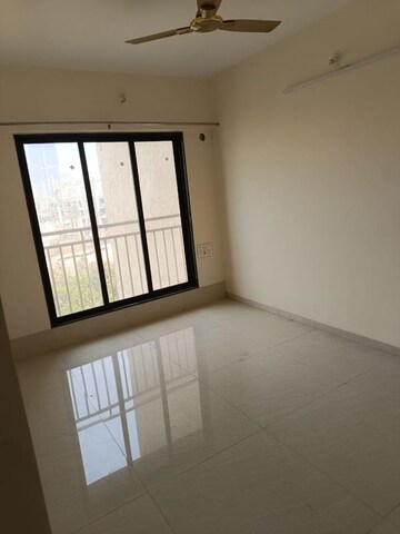 Room in 2 BHK Apartment at Oxford Navrang Crystal, Goregaon West – for Rent