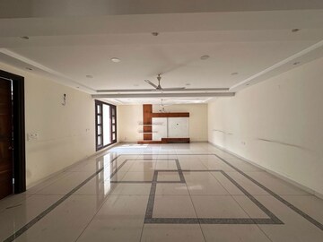 Building Lobby in 6 BHK Builder Floor at Sector 8 – for Rent