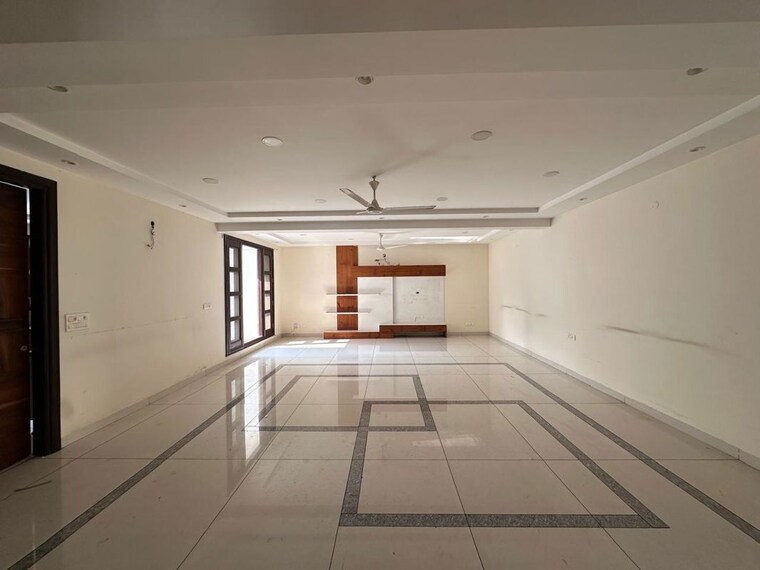 undefined, sector 8 6 Bedroom 3000 Sq.Ft. Builder Floor In Sector 8 Chandigarh 10011289
