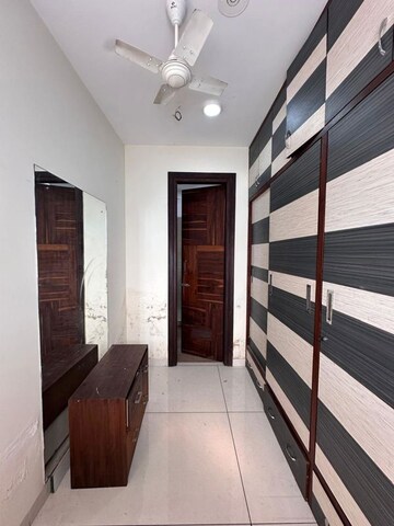 Building Lobby in 6 BHK Builder Floor at Sector 8 – for Rent