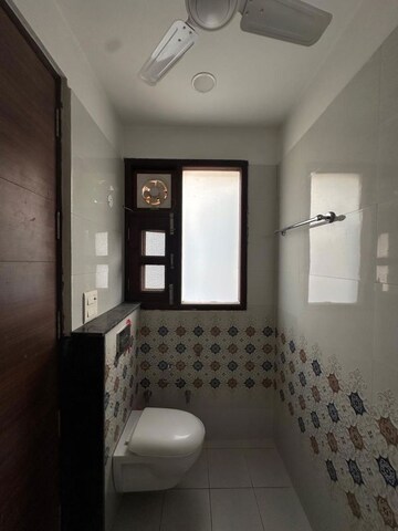 Building Lobby in 6 BHK Builder Floor at Sector 8 – for Rent