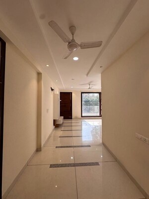 Building Lobby in 6 BHK Builder Floor at Sector 8 – for Rent