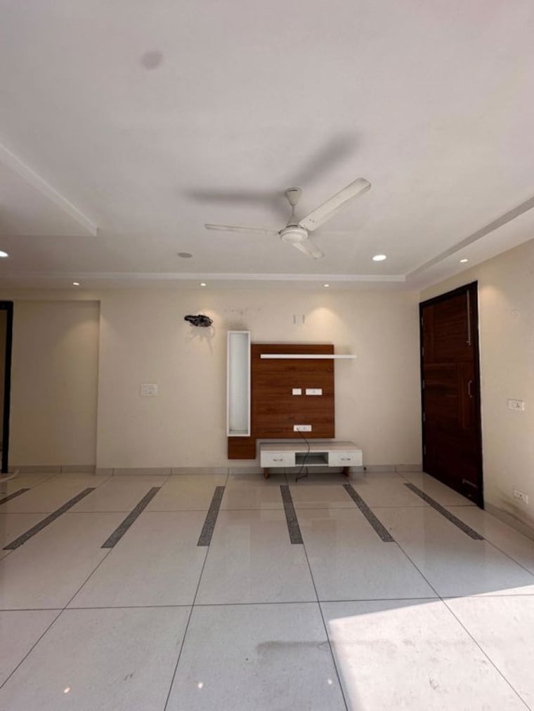 undefined, sector 8 6 Bedroom 3000 Sq.Ft. Builder Floor In Sector 8 Chandigarh 10011289