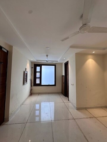 Building Lobby in 6 BHK Builder Floor at Sector 8 – for Rent