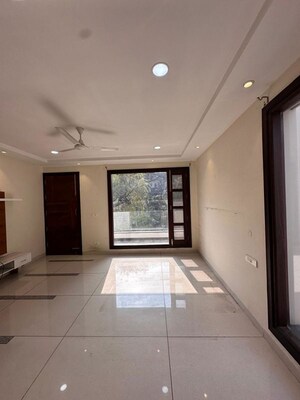 Building Lobby in 6 BHK Builder Floor at Sector 8 – for Rent