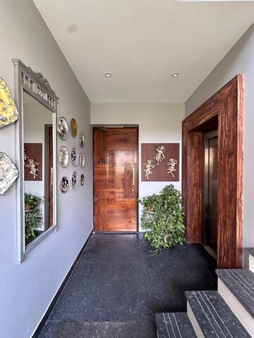 6 BHK Builder Floor For Rent in Sector 8