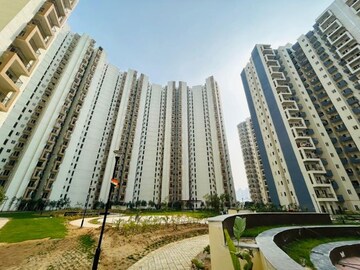 3 BHK Apartment – Exterior View View at Amrapali Dream Valley, Tech Zone 4 Greater Noida - for Sale