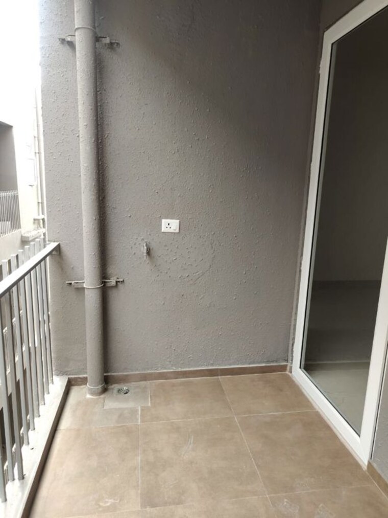 Bathroom, smart-world-orchard 3.5 Bedroom 1717 Sq.Ft. Apartment In Sector 61 Gurgaon 10011293