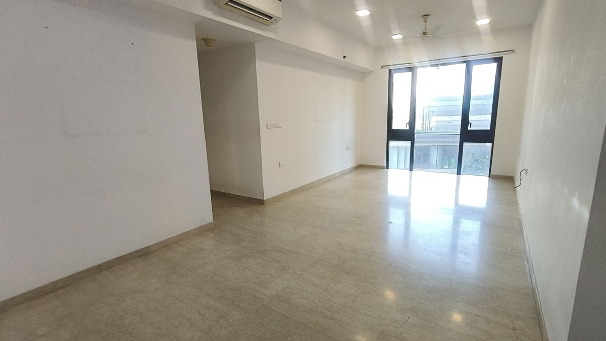 3.5 BHK + Pooja Room,Servant Room,Study Room,Extra Room Apartment For Rent in Marathon Monte South