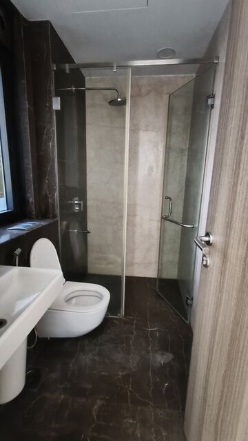 Bathroom in 3.5 BHK Apartment at Marathon Monte South, Byculla West – for Rent