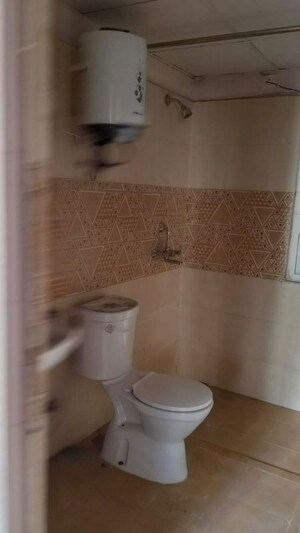 Bathroom in 3 BHK Apartment at Amrapali Dream Valley, Tech Zone 4 Greater Noida – for Sale