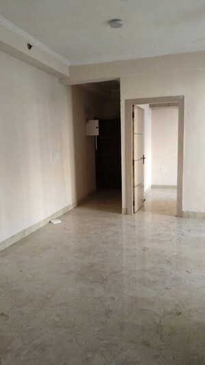 Room in 3 BHK Apartment at Amrapali Dream Valley, Tech Zone 4 Greater Noida – for Sale