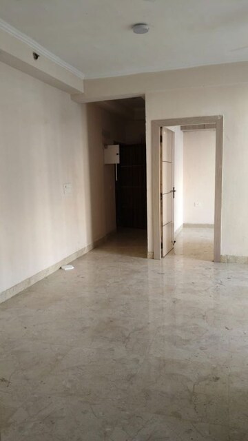 Room in 3 BHK Apartment at Amrapali Dream Valley, Tech Zone 4 Greater Noida – for Sale