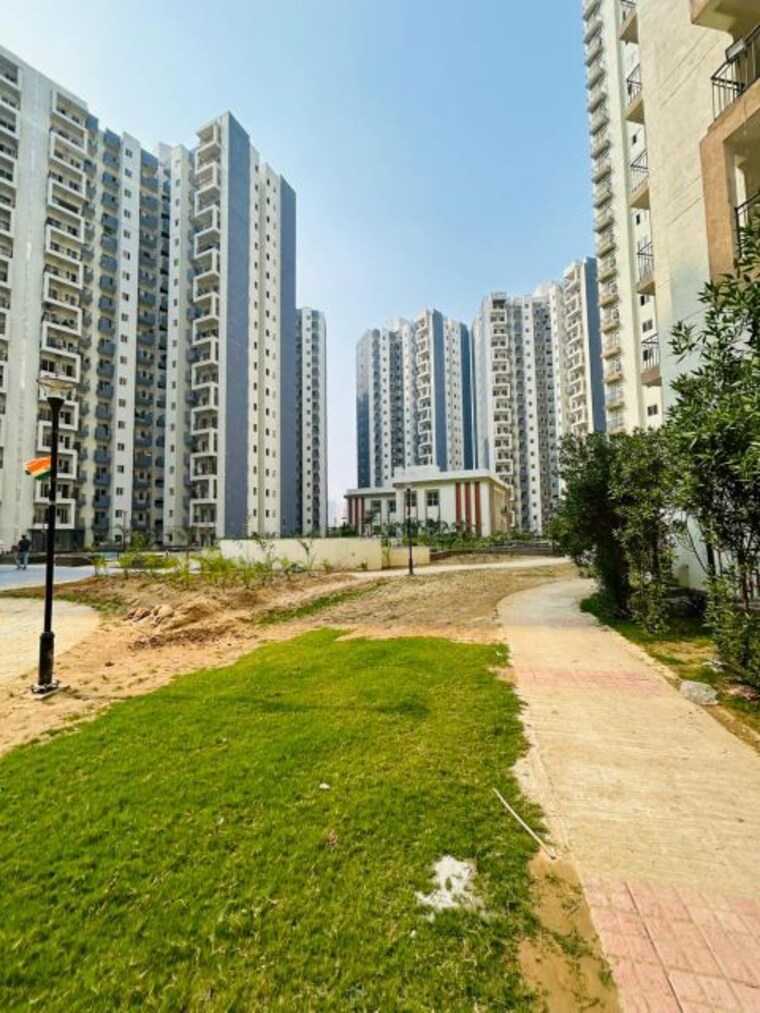 Exterior View, amrapali-dream-valley 3 Bedroom 1715 Sq.Ft. Apartment In Tech Zone 4 Greater Noida Greater Noida 10011307