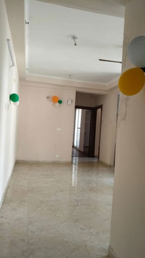 Room in 3 BHK Apartment at Amrapali Dream Valley, Tech Zone 4 Greater Noida – for Sale