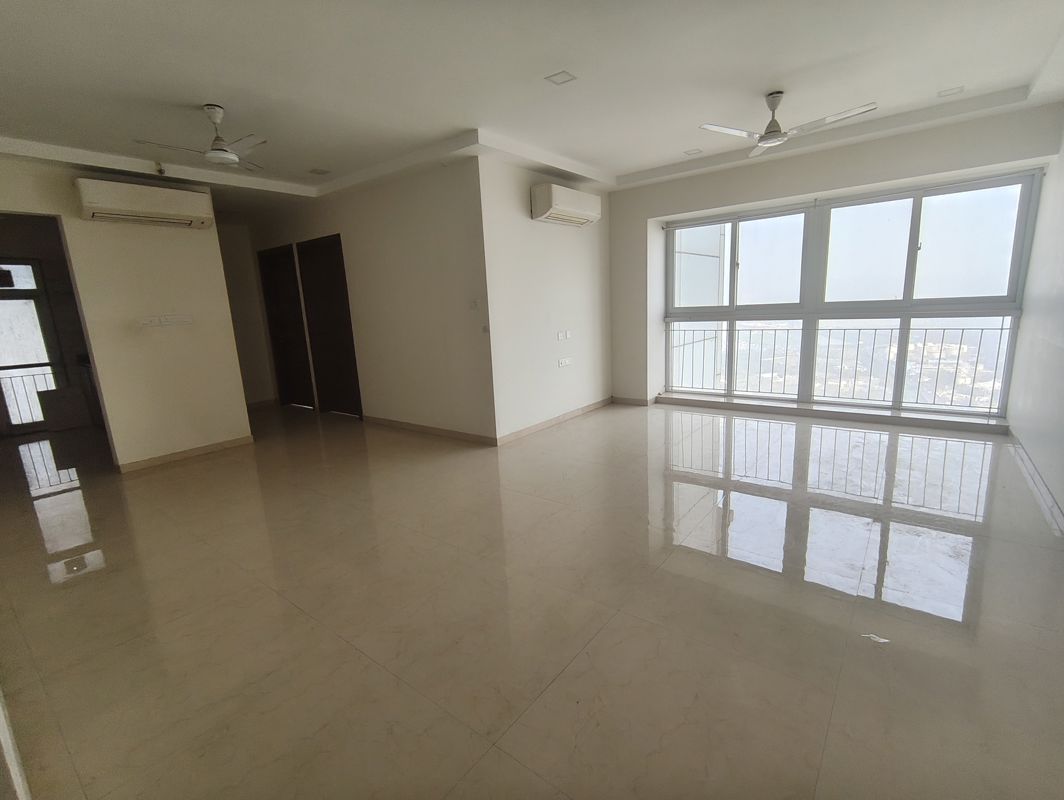 2 BHK + Extra Room Apartment For Rent in L&T Crescent Bay T2