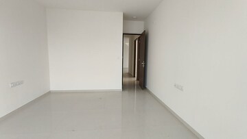 Room in 2 BHK Apartment at Peninsula Salsette 27, Byculla – for Rent