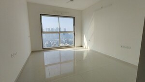 Room in 2 BHK Apartment at Peninsula Salsette 27, Byculla – for Rent