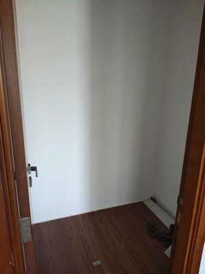 Room in 3 BHK Apartment at Omkar Alta Monte, Malad East – for Sale