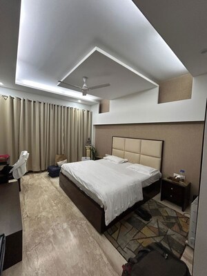 Bedroom in 3 BHK Builder Floor at Dlf City Phase 3 – for Sale