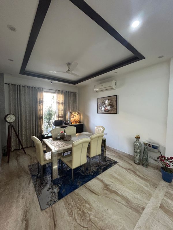 3 BHK + Pooja Room,Servant Room,Study Room,Extra Room Builder Floor For Sale in DLF City Phase 3