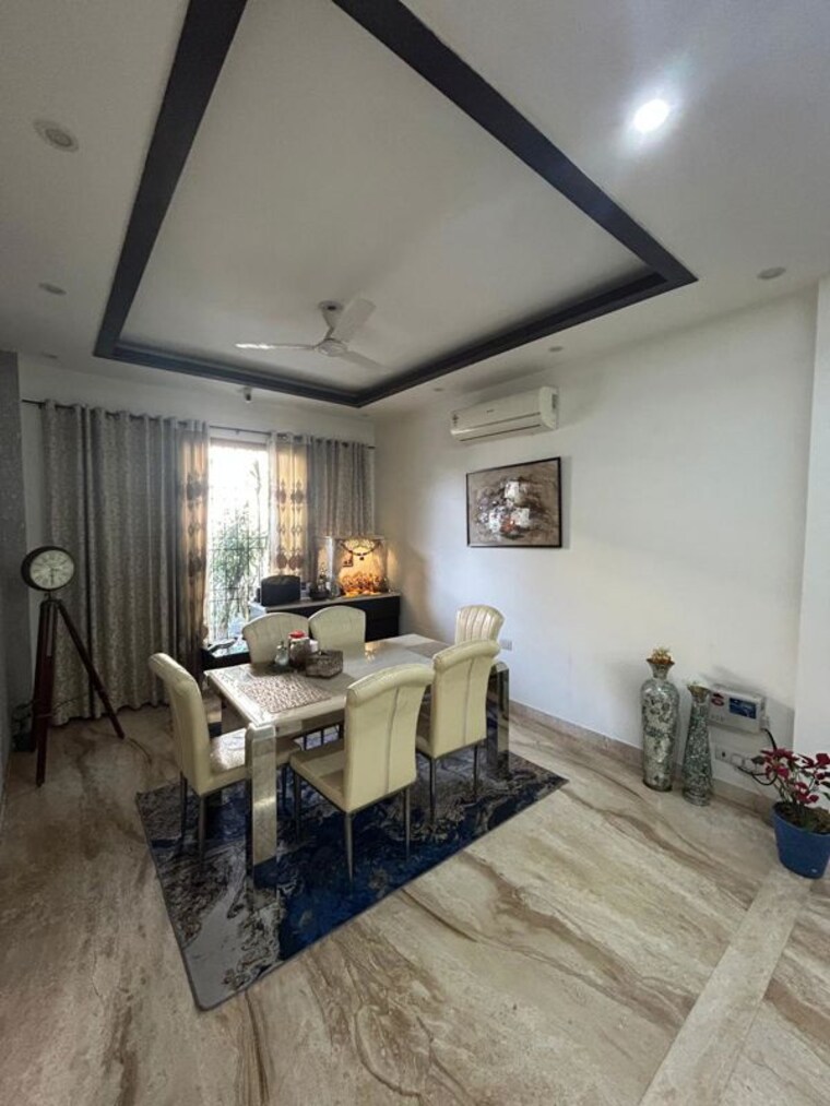 Living Room, dlf city phase 3 3 Bedroom 270 Sq.Yd. Builder Floor In Dlf City Phase 3 Gurgaon 10011345