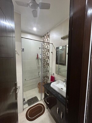 Master Bedroom in 3 BHK Builder Floor at Dlf City Phase 3 – for Sale