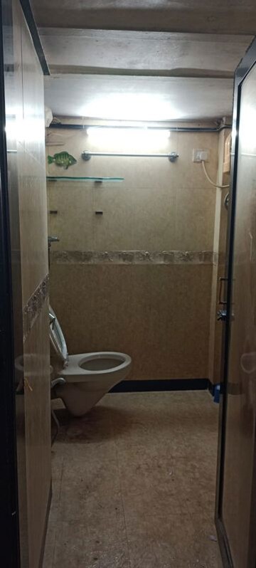 Bathroom in 1 BHK Apartment at Madhuban CHS Mahalaxmi, Mahalaxmi – for Rent