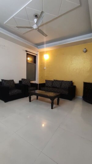 2 BHK Builder Floor For Rent in Saket