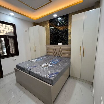 1 RK Builder Floor For Rent in Sector 63a