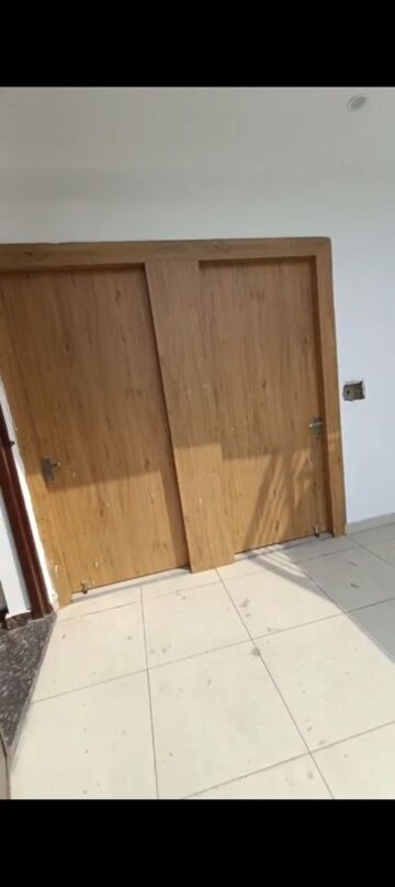 Furnished Amenities in 6 BHK Villa at Raj Nagar Extension – for Sale