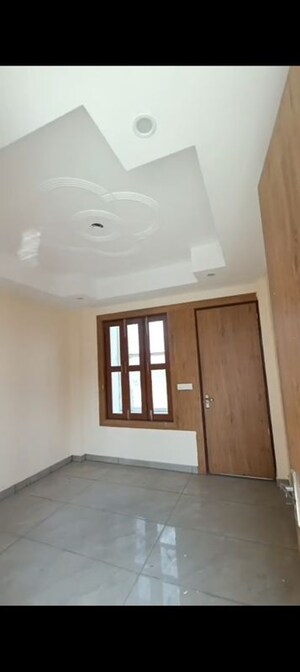 Room in 6 BHK Villa at Raj Nagar Extension – for Sale