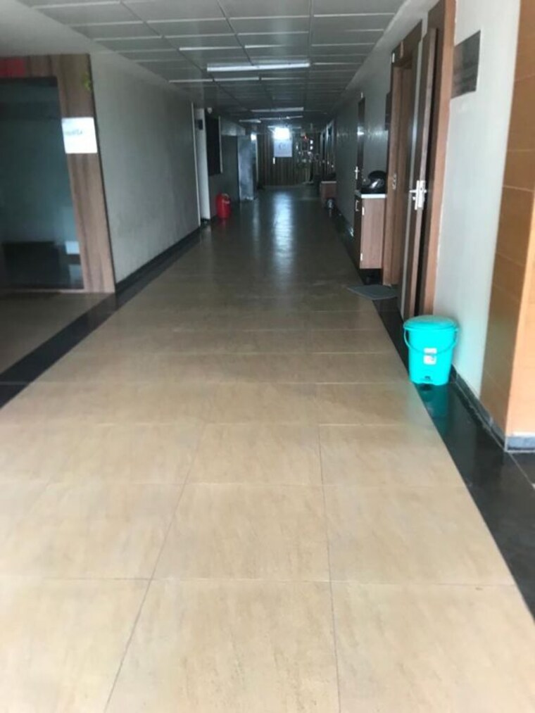 Room, science city Commercial Office Space 730 Sq.Ft. In Science City Ahmedabad 10011372